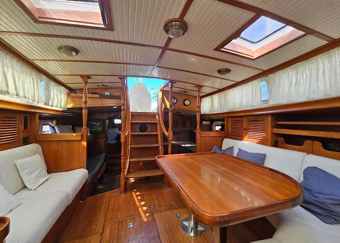 Exclusivo Velero Privado 6Pax